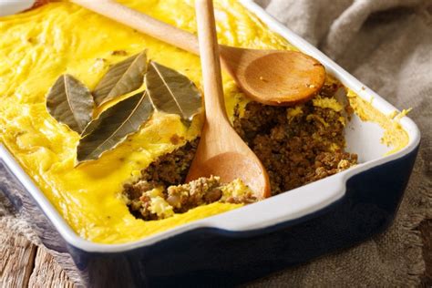  Bobotie! Ein südafrikanisches Comfort Food mit würzigen Aromen und cremiger Topping